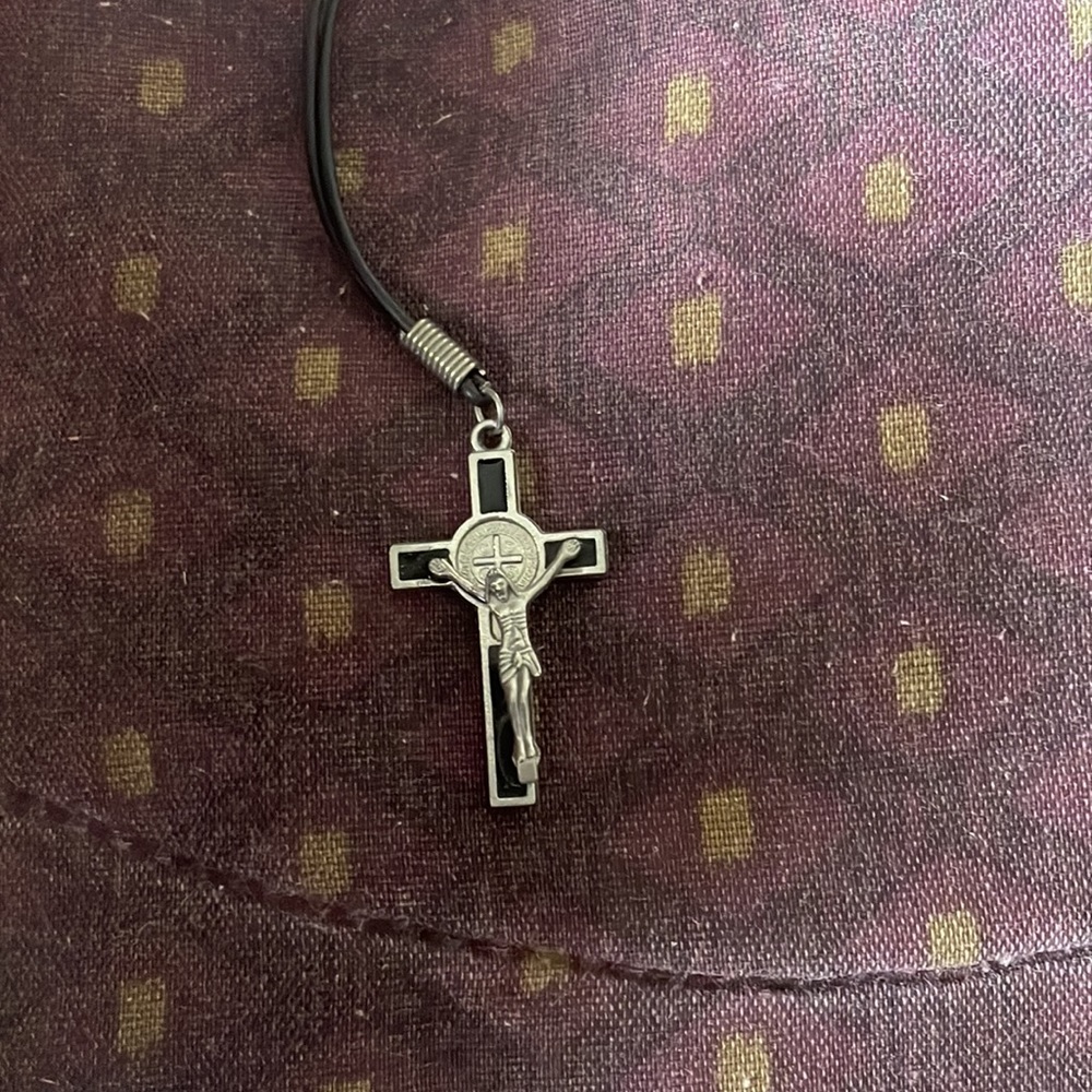 Cross necklace - Picture 2 of 2